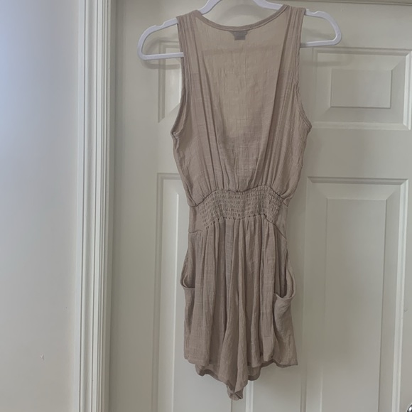 NWOT Sexy & Cute Romper with pockets & zipper - Picture 4 of 5